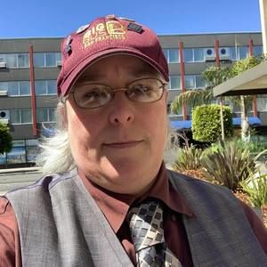 Meet your Posher, Stacy